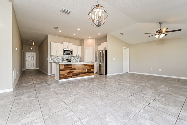 Photo - 1516 Climbing Dayflower Dr