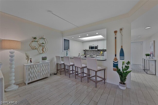 154 Cypress Way E Unit 1102