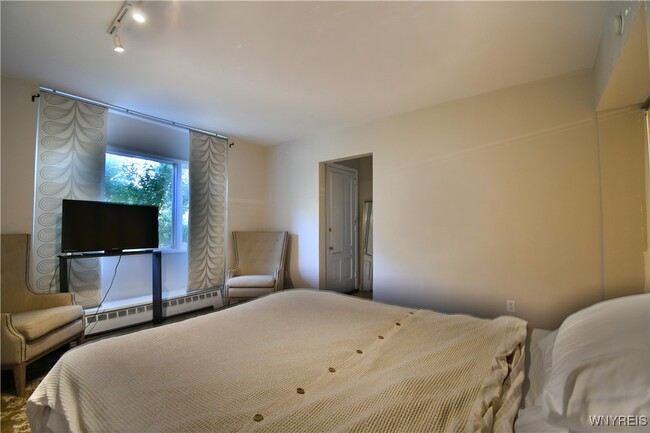 Photo - 54 Normal St