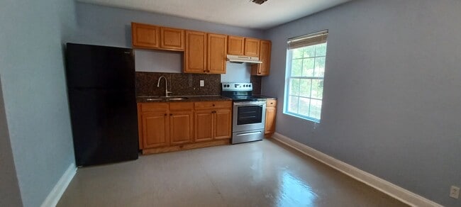 Photo - 10635 Mc Laurin Rd E