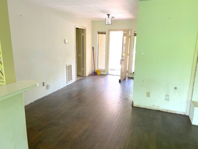 Photo - FOR SALE $389,000 House