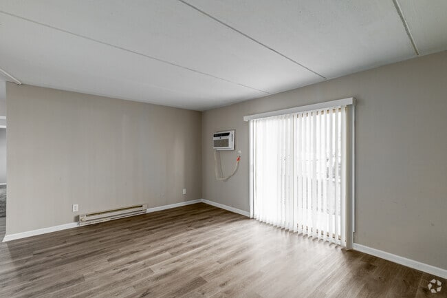 2 BR, 2 BA - 900SF - Living Room