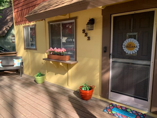 Photo - 922 Berne Dr