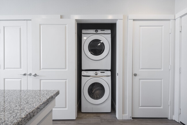 Broadstone Oliver apartments — community photo