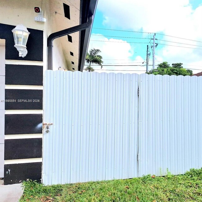 Building Photo - 13249 SW 200th Terrace Unit 1