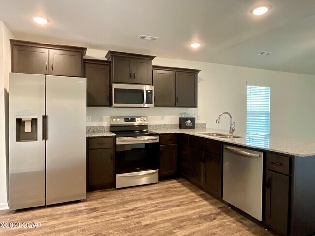 Photo - 3302 S Joplin Ave