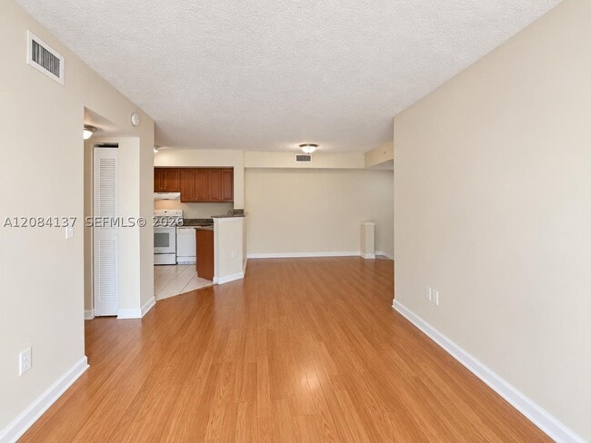 Building Photo - 17622 NW 25th Ave Unit 201