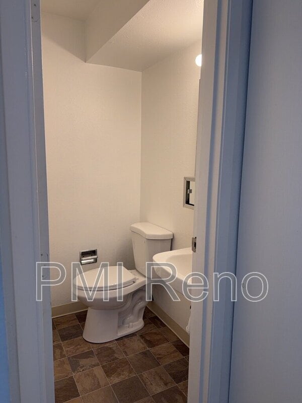 Photo - 1424 E 9th St Unidad 6