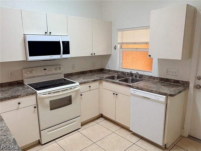 Photo - 3824 SW 8th Pl