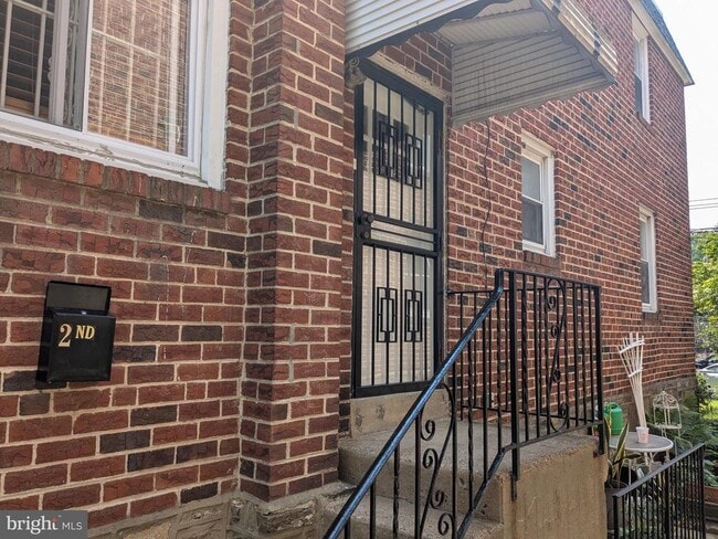 Building Photo - 6214 N 10th St Rental