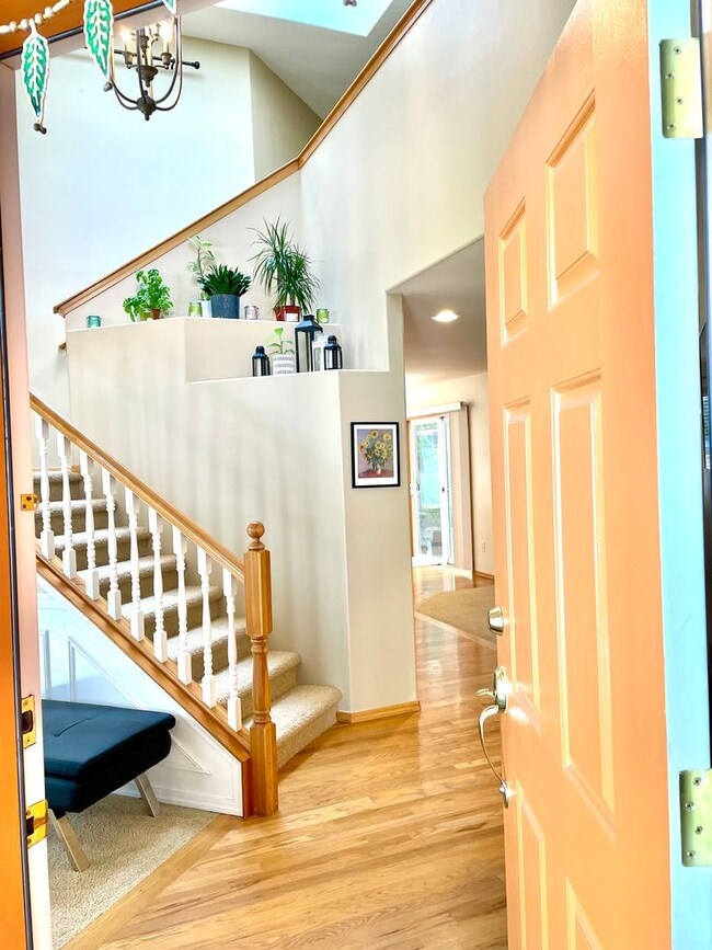 Photo - Spacious 4 bedrooms + Den, A/C! Pet(s)!