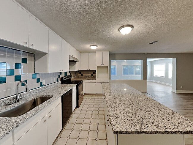 Photo - 7215 Sharbeth Dr S