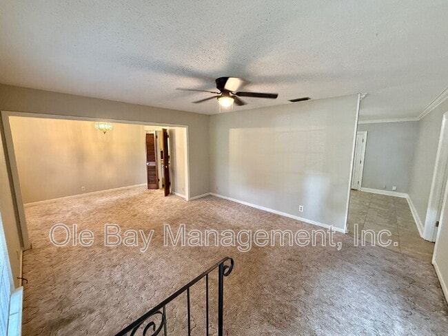 Photo - 2016 Cathedral Way