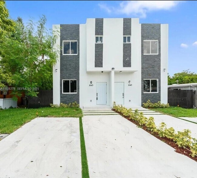 Photo - 2145 NW 4th St Unit 2145