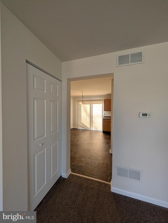 Photo - 322 Caribou Ln