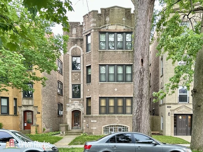 Building Photo - 2619 W Greenleaf Ave Unit A04C Rental