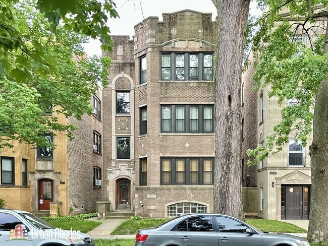 Building Photo - 2619 W Greenleaf Ave Unit A04C Rental