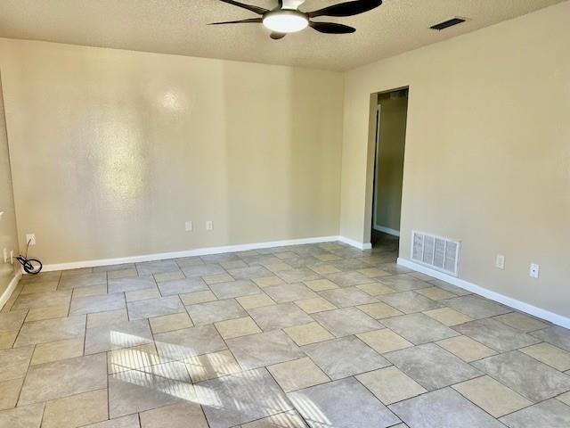 Photo - 6880 Williamsburg Ct