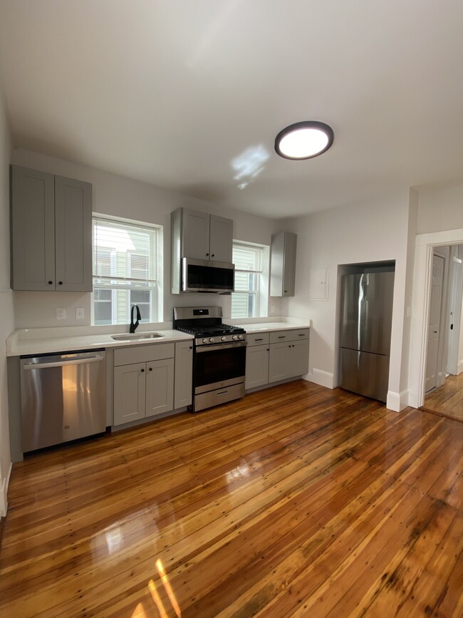 Building Photo - 18 Clary St Unit 2 Rental
