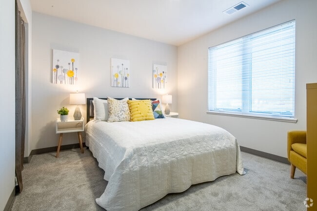 1BR, 1BA - 710SF