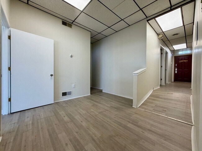 Photo - First Floor Commercial Space in Perfect Oakland Location Right on Boulevard of the Allies! CALL T... Unit 3528