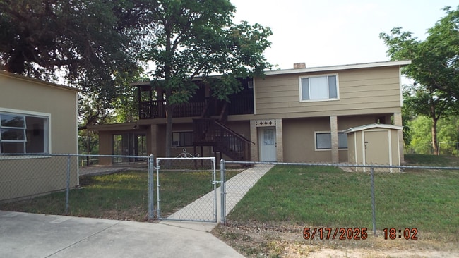 Photo - 13787 Macdona Lacoste Rd House