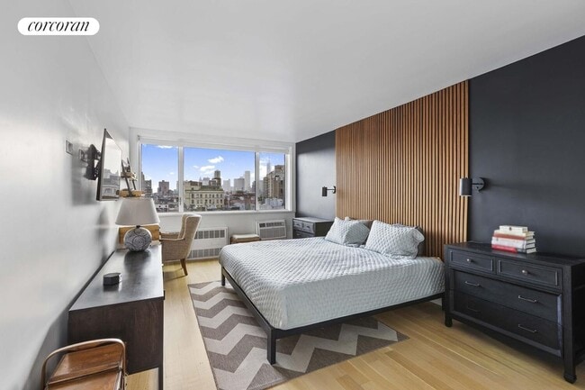 Photo - 333 E 14th St