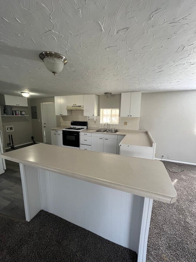 Photo - 1 bedroom 1 bath in Romney AVAILABLE FOR LEASE IN APRIL