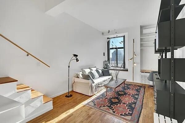 310 E 23rd St Unit 13SC