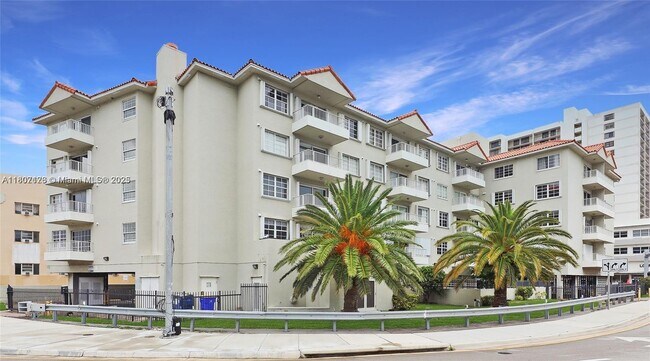 Photo - 2600 Collins Ave Condo Unit 405