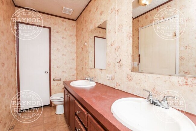 Photo - 756 Cooke Rd