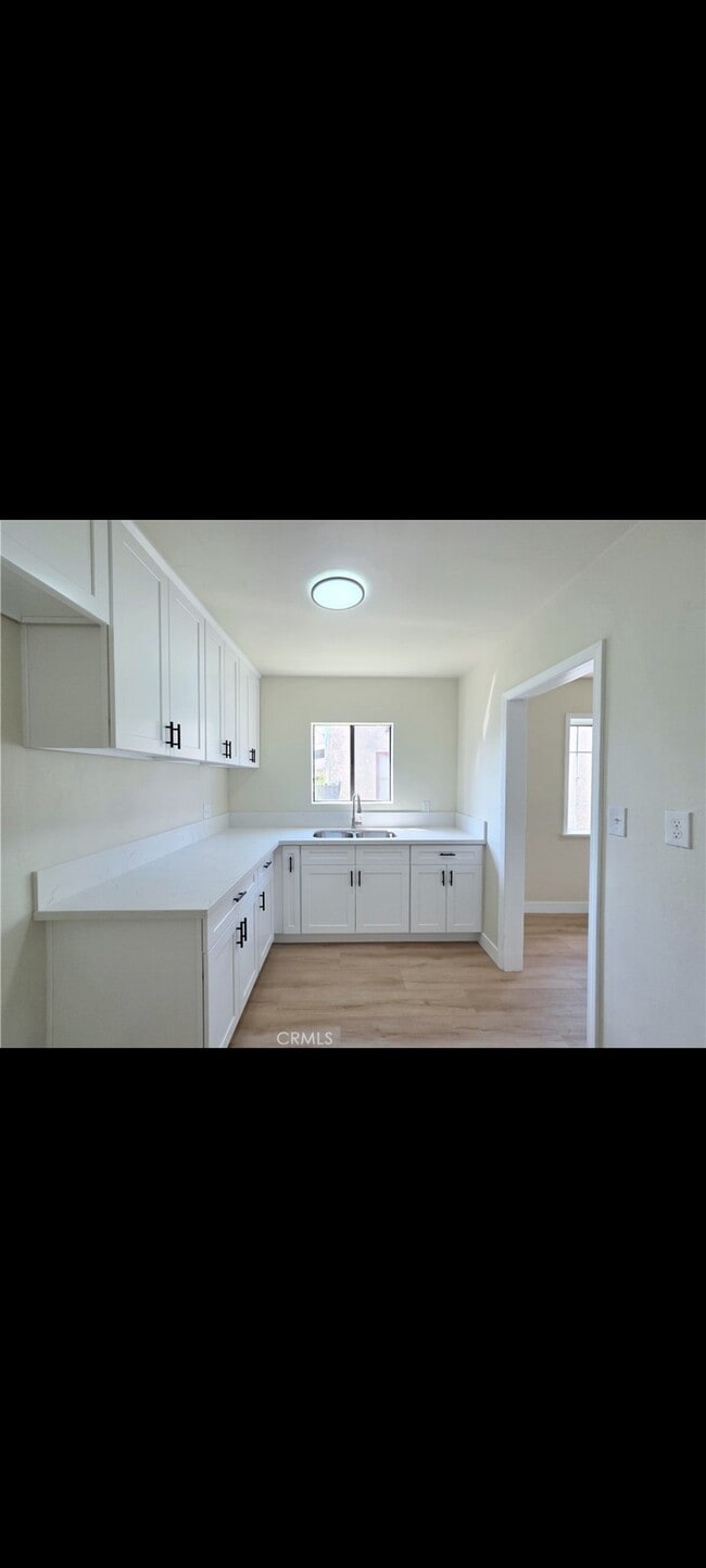 Photo - 5552 Lewis Ave Unidad M