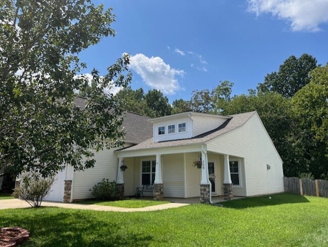 Building Photo - ~ Beautiful 4 Bedroom/3 Bath Home in Mebane ~