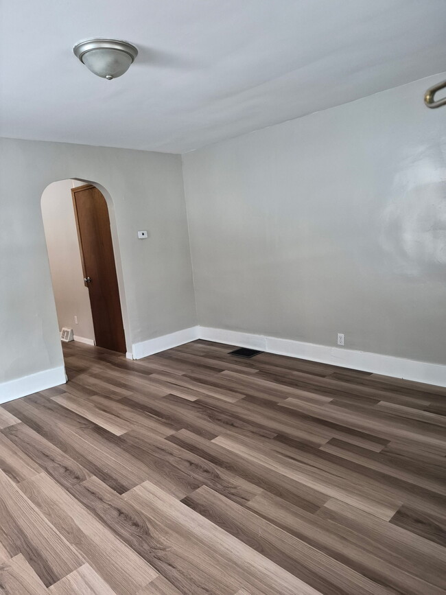 Photo - 805-807 Pittsburgh St