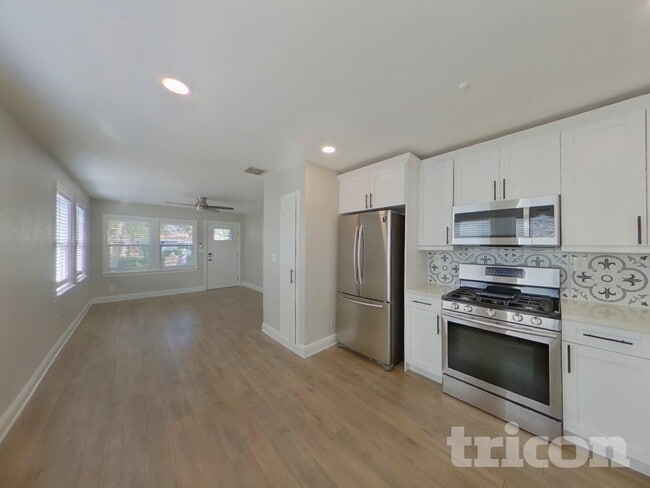 Photo - 2462 6th Ave N