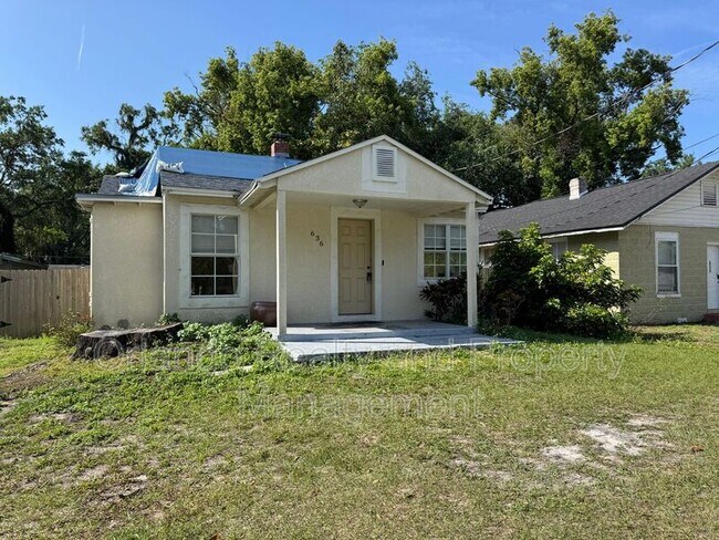 Photo - 636 Columbia St