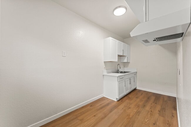 Photo - 182 W Vernon Ave Unit 3