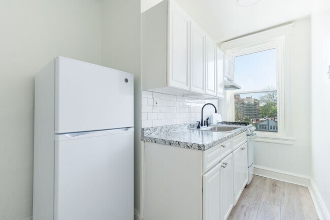Building Photo - 2217 N 51st St Unit C6