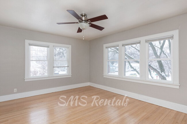 Photo - 319 Fink St