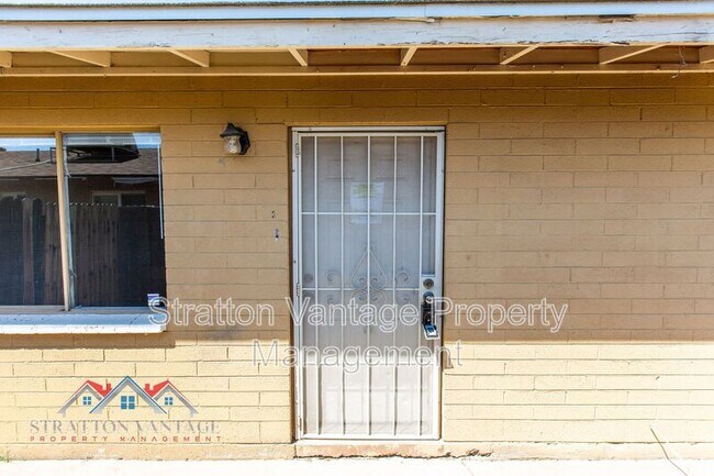 Photo - 2028 N 26th Pl Unit #2