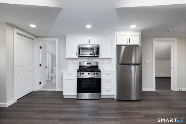 Photo - 28 Aircraft Rd Unidad i