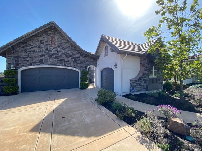 Building Photo - Wilder, Orinda!!!  4 Bed, 4.5 Bath, apx 3,380 Sq Ft.