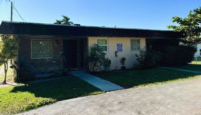 Photo - 1117 NE 10th St