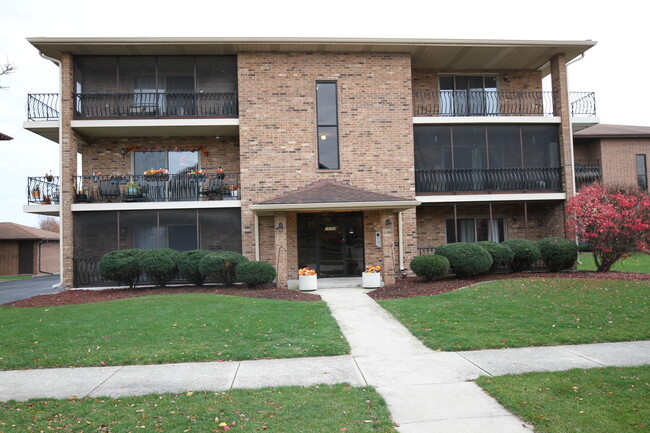 Photo - 16749 Paxton Ave Condo Unit 3S