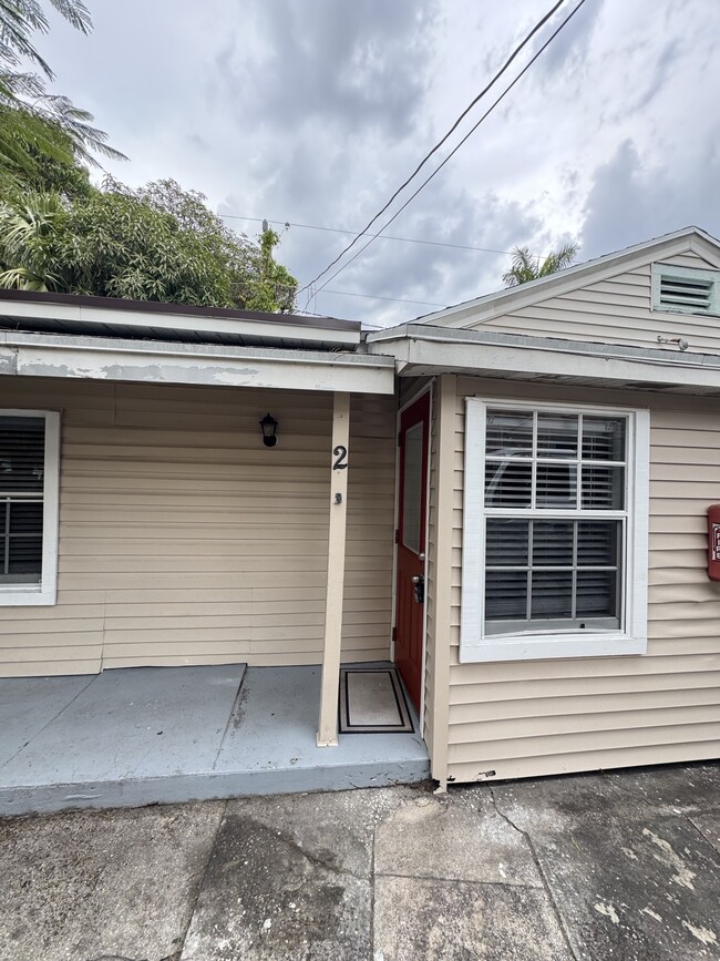 Building Photo - 943 Almeria Rd Unit 2