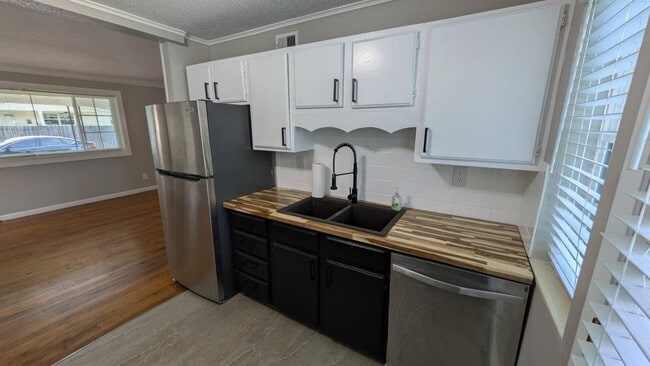 Photo - 121 Nesper Rd