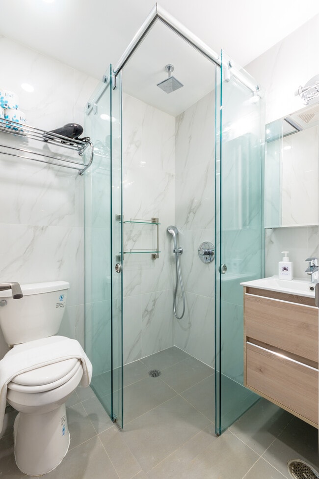 Photo - 133 W Third St