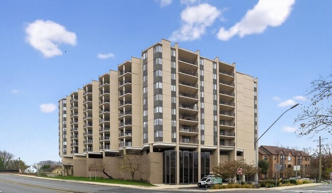 Building Photo - 4242 East West Hwy Unit 801