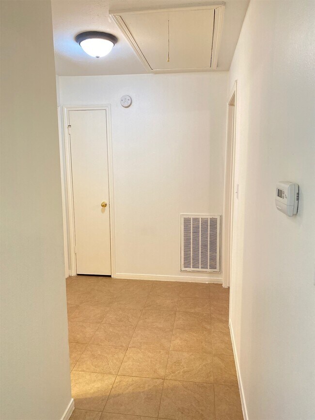 Photo - 2733 Davis Ave