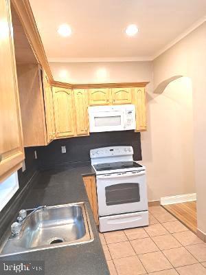 Photo - 2726 Webb St